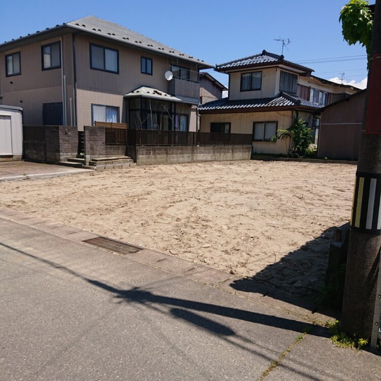 売地　鶴岡市新形町